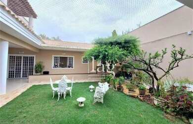 Imagem: A casa em condomínio possui 5 Dormitórios, 5 Banheiros, 4