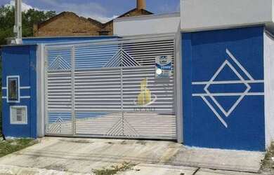 Imagem: A casa possui 2 Dormitórios, 2 Banheiros, 2 Vagas na garagem