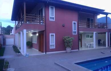 Imagem: A casa em condomínio possui 4 Dormitórios, 5 Banheiros, 4