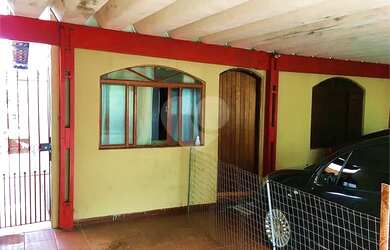 Imagem: A casa à venda possui 2 Dormitórios, 1 Banheiro, 2 Vagas na