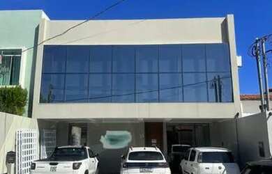 Imagem: O depósito possui 3 Vagas na garagem, 198m² de Área, Imóvel