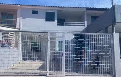 Imagem: A casa em condomínio possui 2 Dormitórios, 3 Banheiros, 2