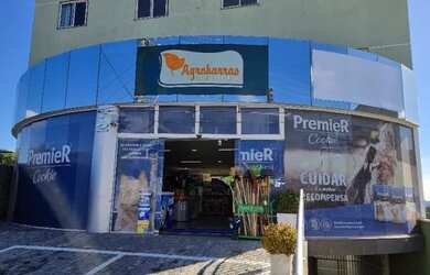 Imagem: O depósito possui 2 Vagas na garagem, 300m² de Área e está