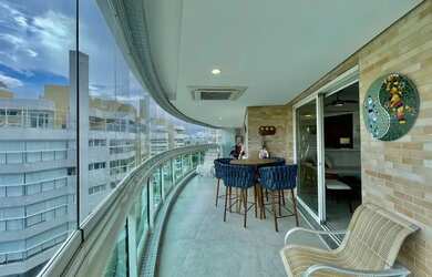 Imagem: O apartamento possui 3 Dormitórios, 1 Banheiro, 2 Vagas na