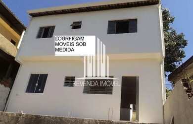 Imagem: A casa possui 4 Dormitórios, 2 Banheiros, 2 Vagas na garagem