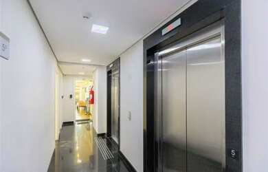 Imagem: O depósito possui 1 Vaga na garagem e 37m² de Área e está