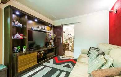 Imagem: A casa possui 4 Dormitórios, 5 Banheiros, 2 Vagas na garagem