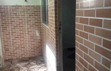 Imagem: A casa possui 1 Dormitório, 1 Banheiro e está localizado