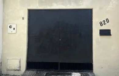 Imagem: A casa possui 1 Dormitório, 1 Banheiro, 1 Vaga na garagem e