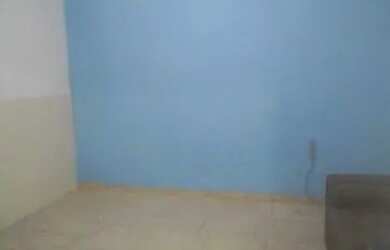 Imagem: A casa possui 1 Dormitório, 1 Banheiro e está localizado