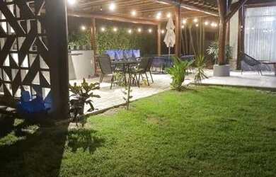 Imagem 2: Aluguel Residencial. 280m² de Área, 4 Vagas na garageme4 Dormitórios