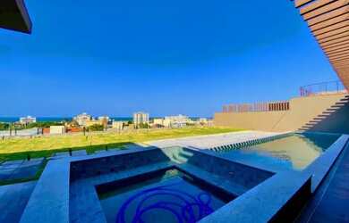 Imagem: A casa em condomínio possui 4 Dormitórios, 5 Banheiros, 5