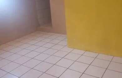 Imagem: A casa possui 1 Dormitório, 1 Banheiro e está localizado