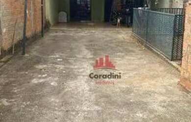 Imagem: A casa possui 2 Dormitórios, 2 Banheiros, 4 Vagas na garagem