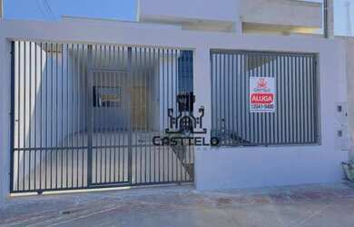 Imagem: A casa possui 3 Dormitórios, 2 Banheiros, 1 Vaga na garagem