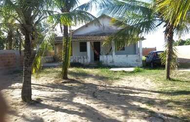 Imagem: A casa possui 5 Dormitórios, 2 Banheiros, 5 Vagas na garagem