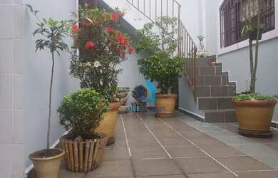 Imagem: A casa possui 3 Dormitórios, 4 Banheiros, 3 Vagas na garagem