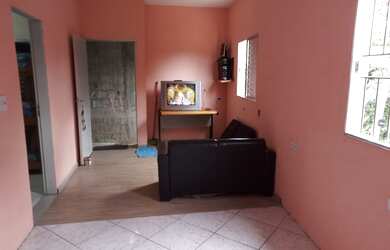 Imagem: A casa possui 3 Dormitórios e está localizado em São Vicente