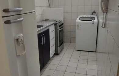 Imagem: O apartamento possui 2 Dormitórios, 1 Banheiro, 1 Vaga na garagem