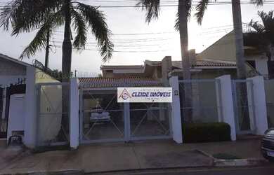 Imagem: A casa possui 3 Dormitórios, 5 Banheiros, 5 Vagas na garagem