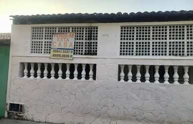 Imagem: A casa possui 3 Dormitórios, 2 Banheiros, 1 Vaga na garagem