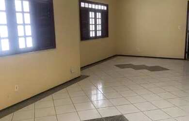 Imagem: A casa possui 4 Dormitórios, 4 Banheiros, 3 Vagas na garagem