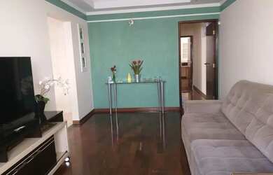 Imagem: A casa possui 2 Dormitórios, 2 Banheiros, 2 Vagas na garagem