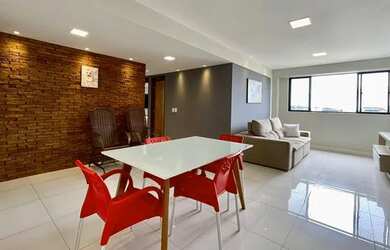 Imagem: O apartamento possui 3 Dormitórios, 1 Banheiro, 1 Vaga na garagem