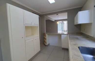 Imagem: A casa em condomínio possui 3 Dormitórios, 3 Banheiros, 3