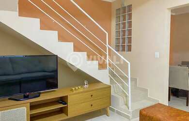 Imagem: A casa possui 3 Dormitórios, 3 Banheiros, 2 Vagas na garagem