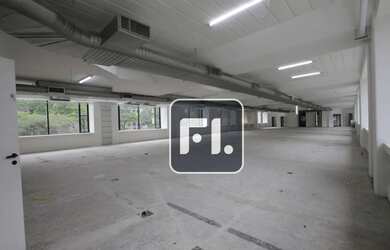 Imagem: O depósito possui 5 Vagas na garagem, 375m² de Área e está