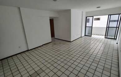 Imagem 2: Apartamento na Ponta Verde com 102 m² a 2 quadras da praia