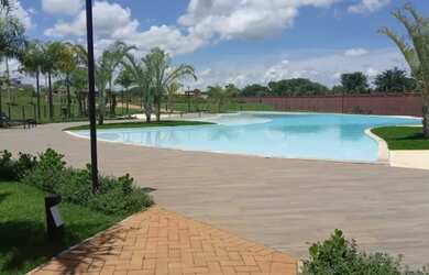 Imagem: O terreno possui 437m² de Área e está localizado em Senador