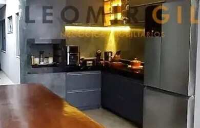 Imagem 2: CASA MODERNA NO CENTRO - COM PISCINA E ENERGIA SOLAR