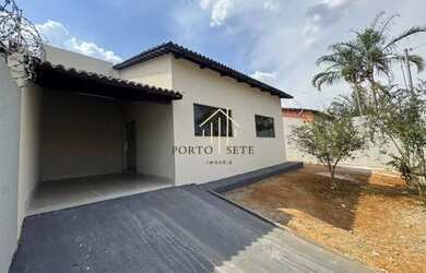 Imagem: A casa à venda possui 3 Dormitórios, 2 Banheiros e 100m²