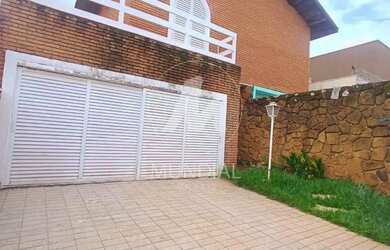 Imagem: O depósito possui 5 Vagas na garagem, 264m² de Área e está