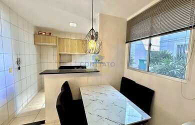 Imagem: O apartamento possui 2 Dormitórios, 1 Banheiro, 1 Vaga na garagem