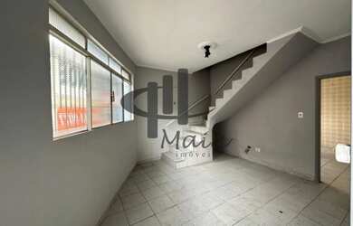 Imagem: A casa possui 3 Dormitórios, 2 Banheiros, 1 Vaga na garagem