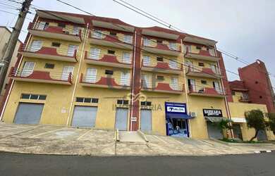 Imagem: O apartamento possui 1 Dormitório, 1 Banheiro, 1 Vaga na garagem