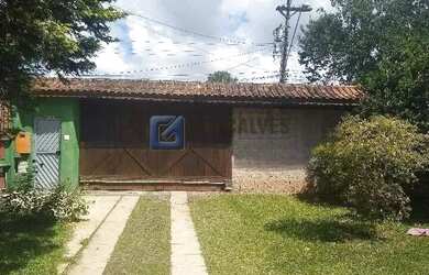 Imagem: A casa possui 2 Dormitórios, 1 Banheiro, 4 Vagas na garagem