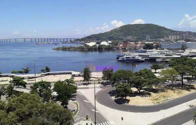 Imagem: O apartamento possui 1 Dormitório, 1 Banheiro, 60m² de Área