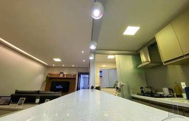 Imagem: O apartamento possui 3 Dormitórios, 2 Banheiros, 90m² de Área