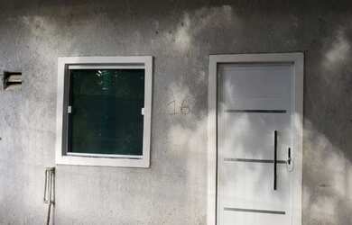 Imagem: A casa possui 1 Dormitório, 1 Banheiro e 1 Vaga na garagem
