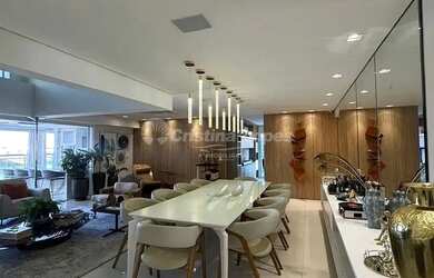 Imagem: O apartamento possui 5 Dormitórios, 5 Banheiros, 5 Vagas na