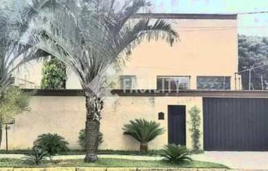 Imagem: A casa possui 4 Dormitórios, 4 Banheiros, 3 Vagas na garagem