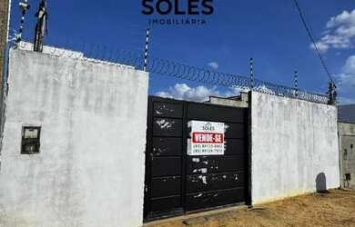 Imagem: A casa possui 2 Dormitórios, 1 Banheiro e está localizado