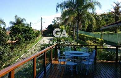 Imagem: A casa em condomínio possui 4 Dormitórios, 5 Banheiros, 2