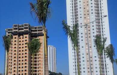 Imagem: O apartamento possui 2 Dormitórios, 1 Banheiro, 1 Vaga na garagem