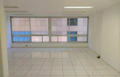 Imagem: O depósito possui 1 Vaga na garagem, 45m² de Área e está