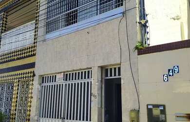 Imagem: A casa possui 2 Dormitórios, 2 Banheiros, 1 Vaga na garagem